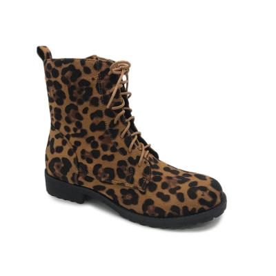 China Lady Ankle Designer Boots 2021 Thermal Fashion Leopard Print Lace Up Design Women's Comfortable Casual Flat Boot for sale