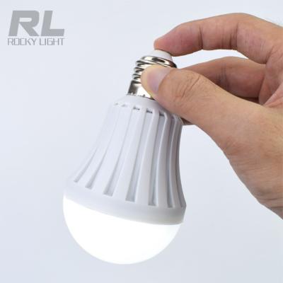 China Home/Shop/Camping/Outdoor Rechargeable LED Emergency Light Household Light Bulbs Electricity Lamp Bulbs White Light for sale