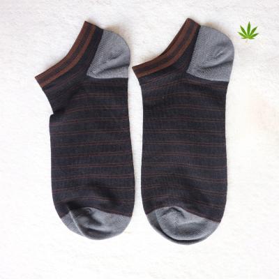 China Sustainable Custom Eco Friendly Organic Hemp Mens Sock Breathable Bacteriostatic Sweat-absorbent Hemp Sport Sneaker Socks for sale