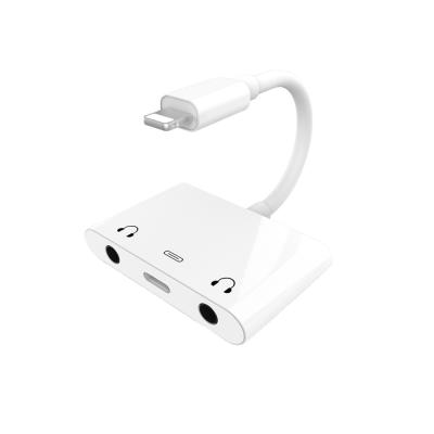 China Lightweight DC 3.5 Charging + Ning Port To 3.5mm Earphone Jack Adapter Charger Splitter For iPhone iPad Dual 3.5mm Jacket Audio Adapter for sale