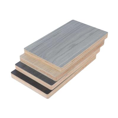 China Contemporary Easier Operation 15mm Eucalyptus Poplar 18mn Melamine Plywood For Cabinet for sale