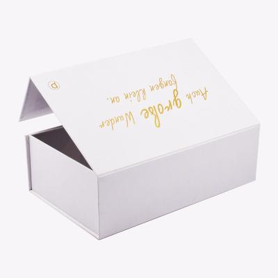 China Recycled Materials Shenzhen Factory Custom White Foldable Magnetic Cosmetic Gift Box for sale