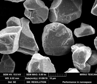 Chine 99,5% l'oxyde en céramique de pureté saupoudrent la poudre thermique d'oxyde de chrome du jet Cr2O3 à vendre