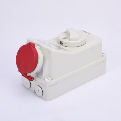 China Waterproof IP44 32 Amp 380V Three Phase Coupling Switch Electrical Socket for sale