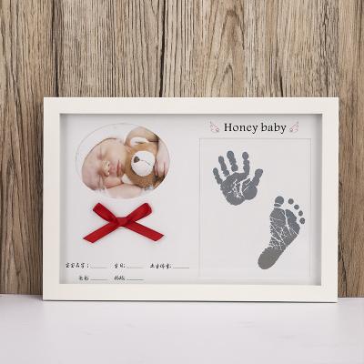 China Morden HOFINE Handprint Picture Frame for Newborns Baby Ink Hand Pad Safe and Footprint Kit Wood Baby Free Wash for sale