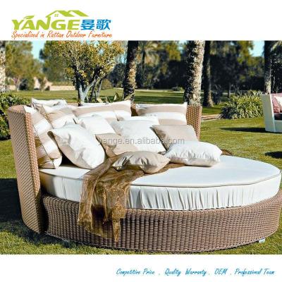 China Modern Outdoor Wicker Sofa Lounge Round Day Bed Brown Folding Bed for sale