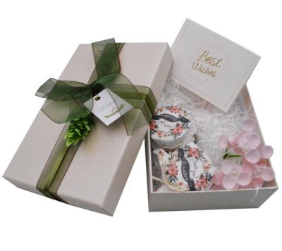 China Custom Gift Box Recyclable Luxury White Wedding Packaging Box Logo Cardboard Rigid Paper Flowers With Lid for sale