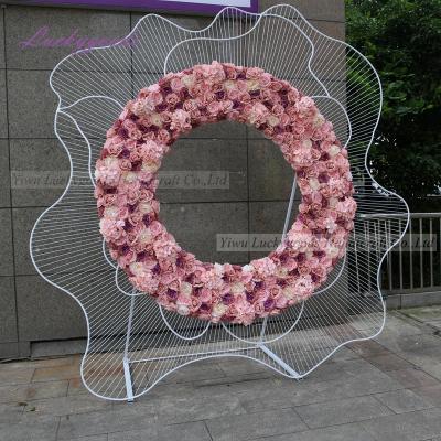 China LFB1262 Metal Wedding Furniture Iron Metal Frame Flower Wall Flower Shape Backdrop With Flower Garland for sale