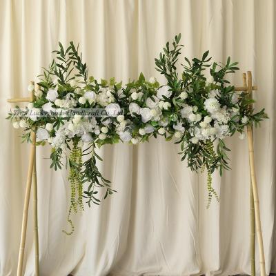 China Wedding Decoration LFB1611 Customized Party Decoration Wedding Artificial Silk Flowers With Green Leaves for sale