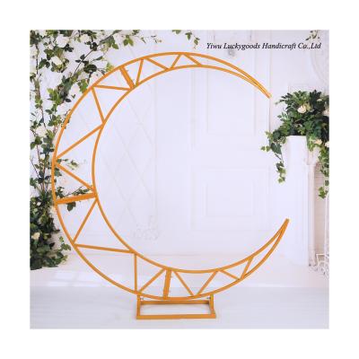 China Wedding Party Event Decoration LDJ1108 Moon Shape Metal Wedding Road Lead Gold Backdrop For Wedding Party Event Decoration for sale