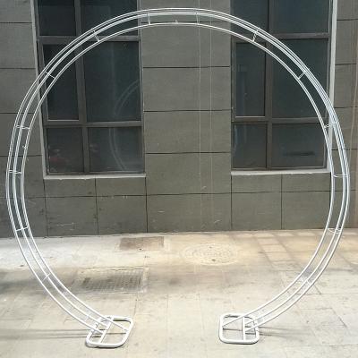 China Hot Sale Style Iron Garden Arch Wedding Outdoor Decoration Free Standing Flower Gate for sale