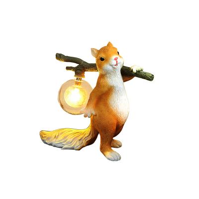 China Hot Sale Resin Squirrel Table Lamp Bedroom Small Night Lamp Gold Desk Light Home Decor Cute Animal Modern Creative Living Room for sale