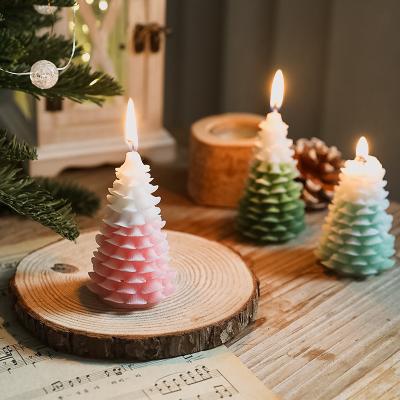 China Modern Manufacturers Wholesale Christmas Decorations Paraffin Smokeless Fragrance Environmental Christmas Scented Candles for sale