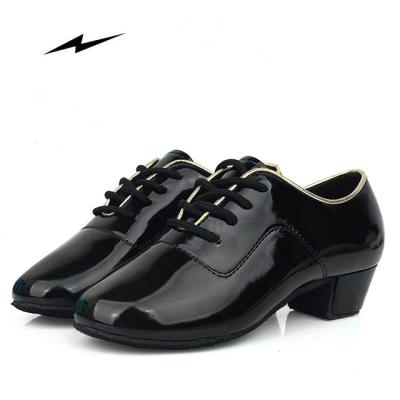 China Good Quality Professional Dancer Shoes Men Patent Leather Lace Up Latin Latin Dance Shoes Men Party Soft Sole Tango Modern Ballroom Dancing Shoes for sale