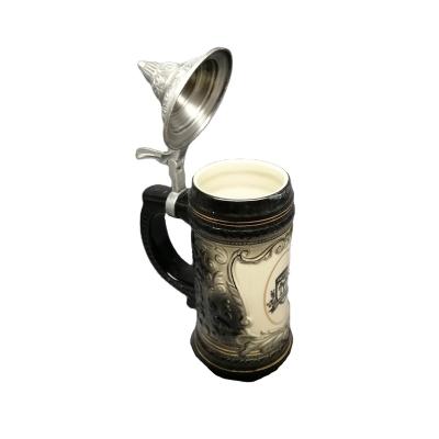 China Viable Distinctive Bright Black Coffee Tea Beer Mug Mug With Metal Lid for sale