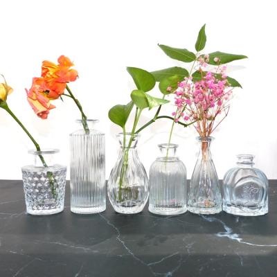 China Eco-friendly New Home Outdoor Luxurious Color Flower Garden Glass Vase For Wedding Party for sale