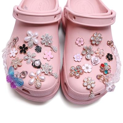 China Eco-froendly Hot Selling New Design Ladies Shoes Chains Transparent Clogs Accessory Charms for sale