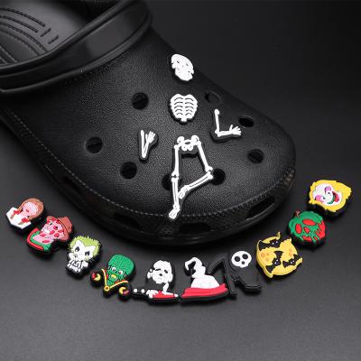 China 2021 Eco-Friendly New Type Scary High Quality Wholesale Shoe Clog Halloween Prop Bee Decoration Shoes Charms Shoes for sale