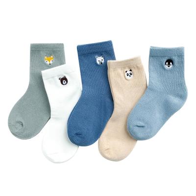 China 2019 Autumn/Winter New Children's Embroidery Cartoon Penguins Cotton Antibacterial Socks for sale