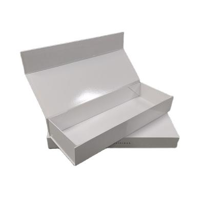 China Recyclable Foldable Luxury White Reused Magnetic Box Magnet Rigid Cardboard Closure Shoes Closing Gift Packaging Box for sale