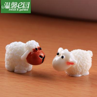 China Lovely Small White Sheep Couples China Mini Lamb Moss Landscape Micro Garden Ornaments Resin Crafts Home Office Decorative Gift for sale