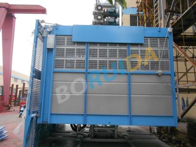 China 2000kg Rack And Pinion Hoists with Lifting Height 250m, 12 - 38 Passenger for sale