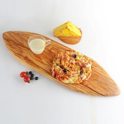 China Disposable Boat Shape Board Olive Wood Made Chopping Block Cutting Cheese Sushui Fruit Steak Tray Board for sale