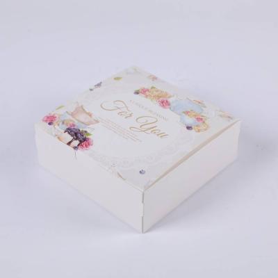 China Recycled fancy matte custom disposable gift and logo food packaging box customized by materials card paper box manufacturer for sale