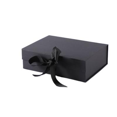 China Recyclable Custom Luxury Paper Magnet Gift Box Foldable Garment Clothing Packaging Box for sale