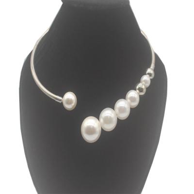 China 2022 Sale Eco-Friendly Whole Pearl Fashionable Silver Gold Plated Statement Necklace Brass Choker Necklace For Women Girls for sale