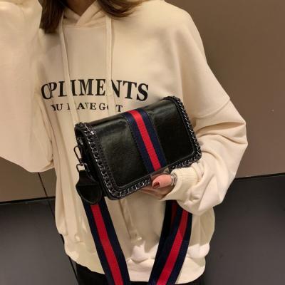 China Genuine High Quality Casual Ladies Mini Hard Chain Messenger Genuine PU Sling Sling Shoulder Bags Professional Women Xiang2030# for sale