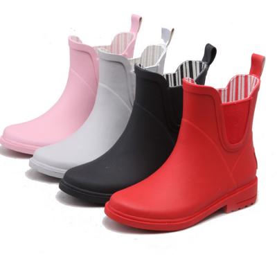 China Ladies Chelsea Rain Boots Fashion Trend Rubber Ankle Boots for sale