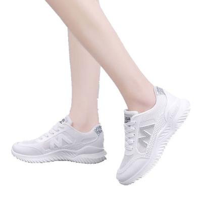 China 2022 new hot sale women's sports flat shoes CUSHIONING walking style women sports shoes for sale