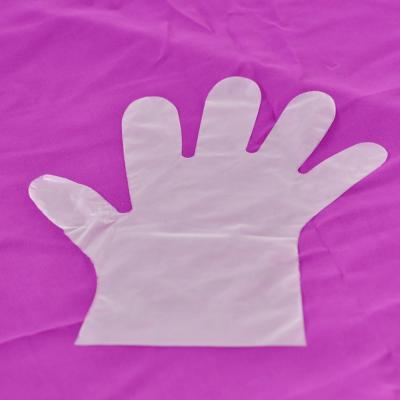 China Food Grade Waterproof Transparent Household Plastic PE Folded Disposable Gloves for sale