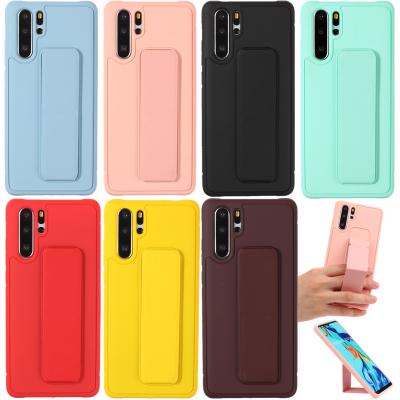 China High Quality Magnet Insert Handholder Cover For Huawei P30 Pro Case Fashion Stand Holder Case For Huawei P30lite nova4e case for sale