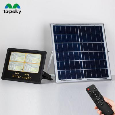 China ROAD 100 W 200 watt 300 watt outdoor ip66 solar lights with motion sensor garden solar flood lights for sale