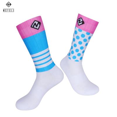 China Anti Slip Anti Bacterial Silicone Summer Cycling Socks Men's Overhead Socks Bike Sport for sale