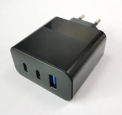 China PD 65w GaN Charger QC 4.0 Fast Charging 3 Ports For Mobile Phone Tablet Laptop for sale