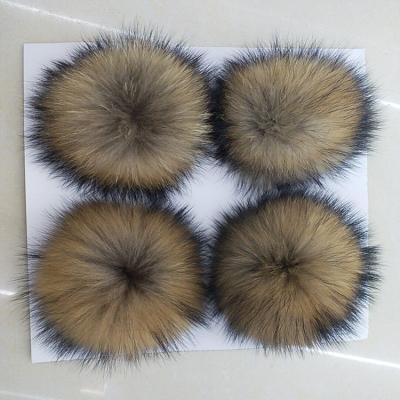 China Factory wholesale handmade 12 cm real natural color raccoon fur pompoms ball DIY bean decorative hat, scarf for sale