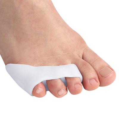 China SEBS Covering Toe Corrector 3 Hole Toe Separator for Pinky Silicone Toe Protector for sale