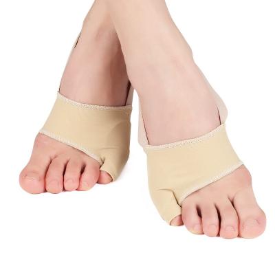 China Toe Pinky Toe Protector Sleeve for Toe Protection Straightener Soft Silicone Gel Little Toe Separator with Belt for sale