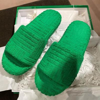 China Flat fashion tending new slide slippers green home winter girl fur slippers plush warmful outdoor shoes fasll for sale