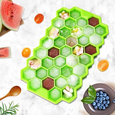 China 36 Viable Ice Cubes For Chilled Drinks, Whiskey And Cocktails Easy Release Silicone Flexible Ice Cube Trays With Lids for sale