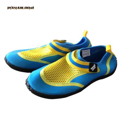 China Aqua Water Sports Shoes Swim Beach Shoes for Men and Women Quick Dry Surf Swim Shoes Anti-Slip Barefoot Yoga Socks with Mesh Upper for sale