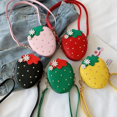 China 2021 New Fashion Kids Handbags For Girls Strawberry Cross - Body Bag Mini Shoulder Messenger Bag Cute for sale