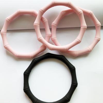 China Eco - Friendly Silicone Custom Wristbands Business Promotional Gift For Baby And Woman for sale