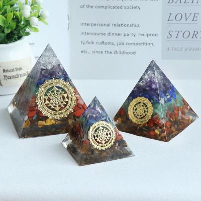 China Simplicity Wholesale Orgone Pyramid 7 Chakra Energy Healing Crystals Pyramid Ornaments Christmas Presentd for sale