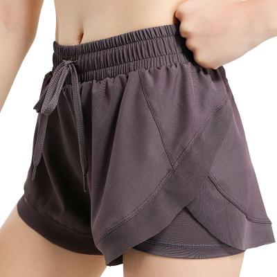 China QUICK DRY Women Stretch Active Running Striped Fitness Sports Shorts Loose Maker for sale