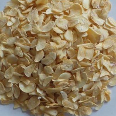 China Factory 2015 2016 Hot Selling Exporter Dried Dehydrated Garlic Flakes With Root Or Without Root With HACCP, HALAL Certificates for sale