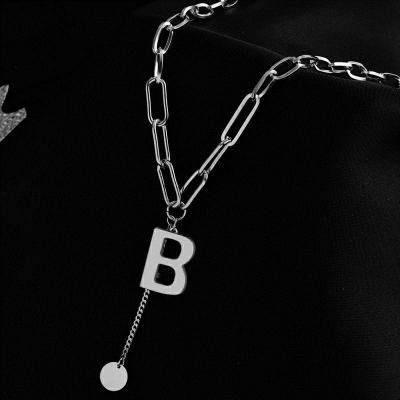 China CLASSIC Alphabetical Light Luxury Chain Necklace 2021 Hip Hop Trend New Pendant Design B Series Necklace Minority Design Insit Minority Sense for sale